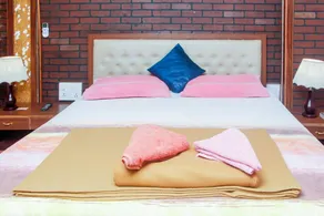 Round Cube Guest House - Image 5