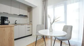 Himson Blue Apartament-Self Check-in near Airport & Mall - Image 5