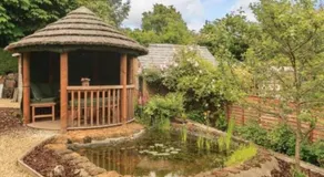 18th Cent Cottage - 5min drive Soho Farmhouse - Image 4