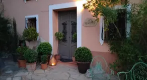 Les Penyetes Boutique Bed and Breakfast - Image 5