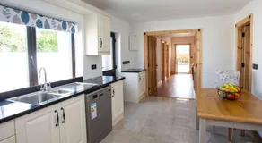 Mary's Cosy Cottage on the Wild Atlantic Way - Image 3