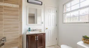 Suite with Smart Tv Fireplace and Mini Fridge - Image 2