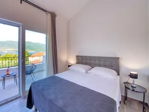Villa in Pridraga with Pool near the Sea - Image 4