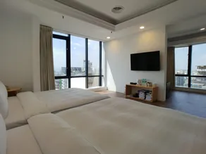 First Plaza Hotel - Image 2