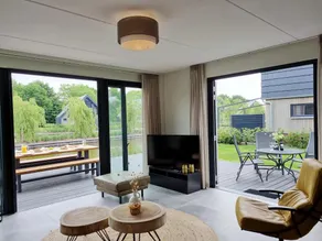 Modern water villa on the Frisian water - Image 3