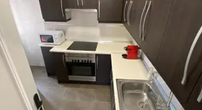 Espacioso Apartamento Familiar con terraza en Aranjuez - Confort, Tranquilidad y Netflix Incluido - Image 3