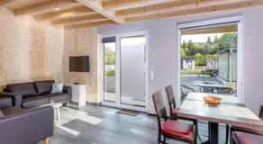 Beautiful Bungalow Near the Lake Beach - Image 3