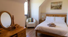 Barrymor Twin, Family and Double Room - Image 2