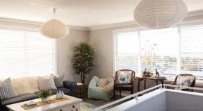 'The Light-House' Entire Home with Coastal Views - Image 4