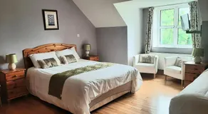 Yeats Lodge - Image 2