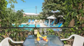 The Mayflower Studios & Apartments - Image 4