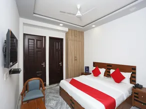 OYO Alarian Inn Near Omaxe Celebration Mall - Image 2