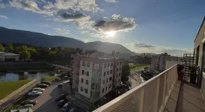 Orange Apartment - Image 4