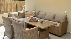 Neriana Villa - Garden Paradise - Image 3