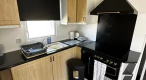 2 Bedroom Caravan With Sea Views - Image 3