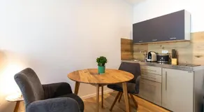 Apartment 9 - Image 4