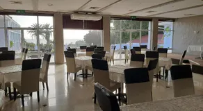 Wilderness Beach Hotel - Image 5