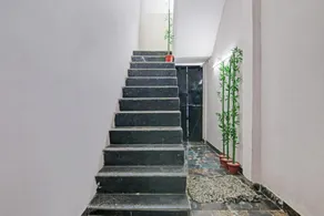 Hotel O Royal Inn Near Akshardham - Image 4