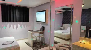 Motel Zurich - Image 2