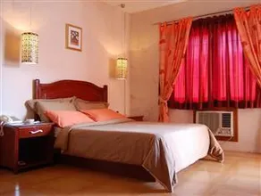 Alicia Hotel & Restaurant - Image 2