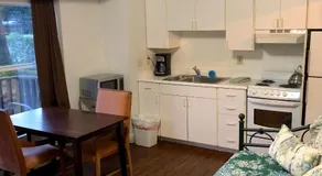 Grandma's Suite - Convenient Valley Location, Offering 10% OFF ON TOURS! - Image 4