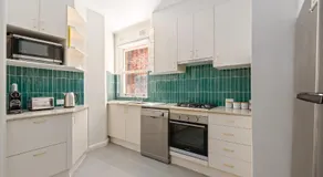 Sunlit Coastal Retreat in Prestigious Rose Bay - Image 4