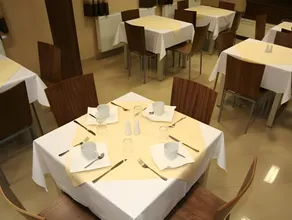 No 28 Rooms & Apartments - Image 3