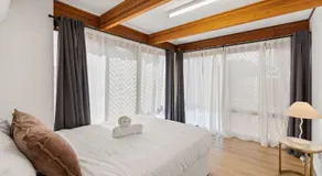 Cozy Comfort 4BR near Malls and Transport - Image 2