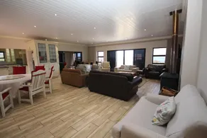 Luxurious and with beautiful views - Image 5