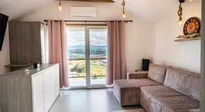 Hill Stars House - Image 2