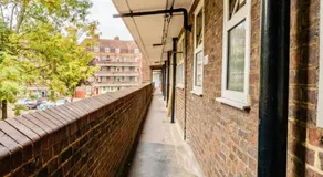 Spacious 3 Bedroom Flat in Stockwell - Image 4