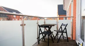 'Nomadic Nest' 2-Bed Executive Coach House + Free Parking! - Image 4