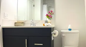 Affordable Cozy Bedroom Close to YYC Airport - Image 4