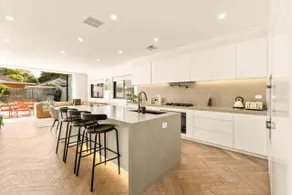 Elegant Bondi Home with Pool & Parking - Image 3