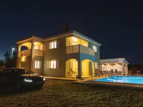 Idyllic Getaway Lovrec Villa With Pool - Image 4