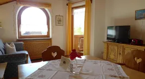 Apartamento vacacional apta para familias con barbacoa, jardín y terraza | Vistas al jardín - Image 2