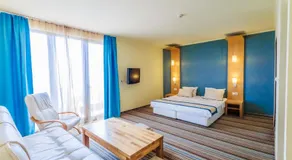 Mirage Hotel - Image 2
