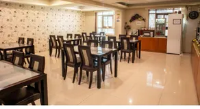 Discovery Motel - Yonghe - Image 4