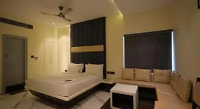 YAR INN CENTRAL - Image 2