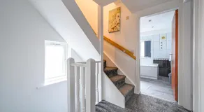 11HS6 - Cozy Double Room in West Yorkshire - Image 3