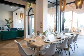 Antrim Villa by Totalstay - Image 4