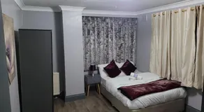 Sleek 2 bedroom flat-sleeps up to 5 guest - Image 5
