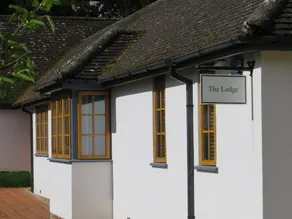 The Lodge at Hemingford Grey House - Image 3