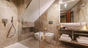 Venice Royal Residence - 5 min from Train Station & Private Parking - Image 2