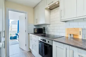 The Luxe Pad - Stylish 1 Bedroom Apartment in Canterbury City Centre - Image 5