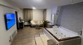 Loft ravissant 45m2 Jacuzzi RVB NIGHT 2 ÉTABLISSEMENT FERMÉ DÉFINITIVEMENT - Image 2