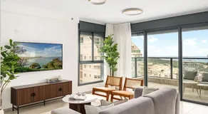 Luxury 4BR l Panoramic Sea-View Balcony l Mamad - Image 2