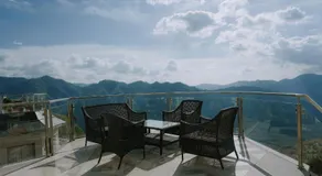 The Auramah Retreat - 4BHK Villa with Mountain & Valley View - Private Balconies & Parking - Image 2