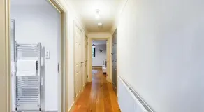Redhill town centre apartment by Livingo - Image 3
