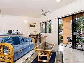 Central Plaza Apartments - Image 4